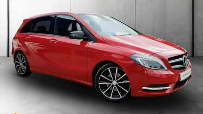 Second-hand Mercedes B180 109 CP (80 kW) 2014 Roșu Monovolum