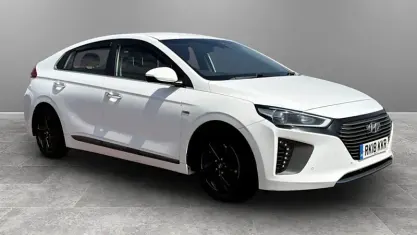 Used Hyundai Ioniq Premium SE 141 HP (103 kW) 2018 White Hatchback