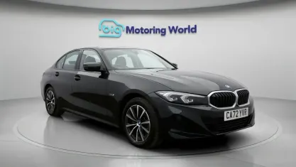 Usado BMW 330e Sport Line 292 CV (214 kW) 2023 Negro Berlina