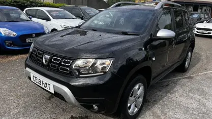 Usado Dacia Duster Comfort 116 HP (85 kW) 2019 Preto SUV
