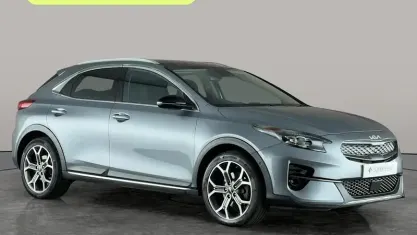 Usado Kia XCeed 141 HP (103 kW) 2021 Prateado SUV
