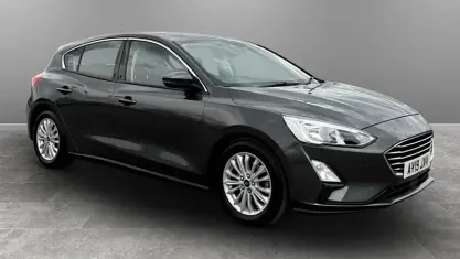 Used Ford Focus Titanium 125 HP (91 kW) 2019 Grey Hatchback