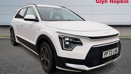 Gebraucht Kia Niro 141 PS (103 kW) 2023 Weiß SUV