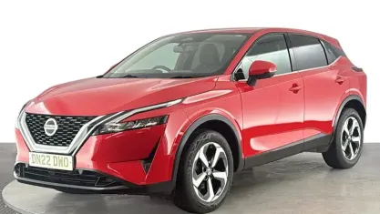 Used Nissan Qashqai N-Connecta 158 HP (116 kW) 2022 Red SUV