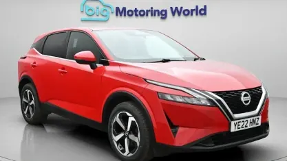Used Nissan Qashqai N-Connecta 140 HP (102 kW) 2022 Red SUV