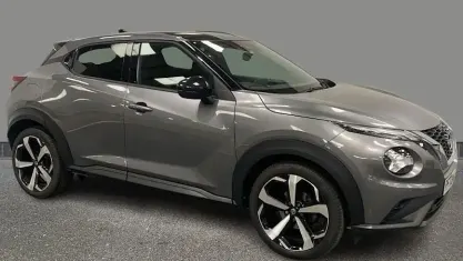 Usado Nissan Juke Tekna 114 CV (83 kW) 2023 Gris SUV