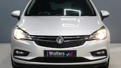Used Vauxhall Astra Design Edition 110 HP (80 kW) 2019 Silver Hatchback