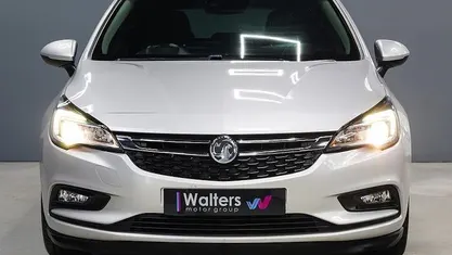 Used Vauxhall Astra Design Edition 110 HP (80 kW) 2019 Silver Hatchback