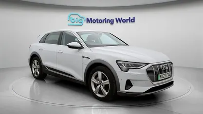 Used 2022 Audi e-tron SUV | £20,100 (Super price)