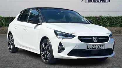 Used Vauxhall Corsa Edition 101 HP (74 kW) 2022 Jade white Hatchback