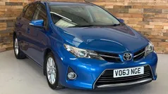 Blue Used 2013 Toyota Auris Hatchback | £4,750 (A bit pricey)