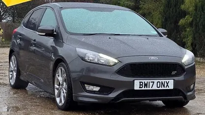 Used Ford Focus ST-Line 125 HP (91 kW) 2016 Grey Hatchback