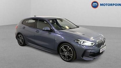 Begagnad BMW 120 M Sport 190 HK (139 kW) 2021 Halvkombi