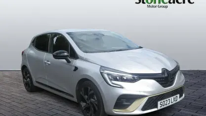 Used Renault Clio Engineered 145 HP (106 kW) 2022 Silver Hatchback