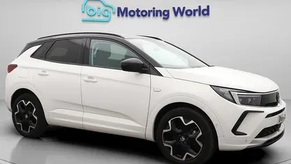 White Used 2024 Vauxhall Grandland X Ultimate SUV | £18,700 (Good price)