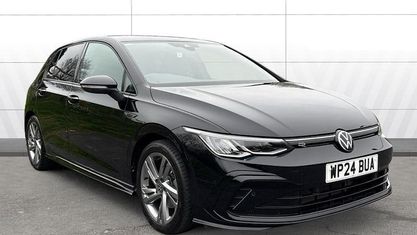 Begagnad VW Golf VIII R-line 150 HK (110 kW) 2023 Halvkombi