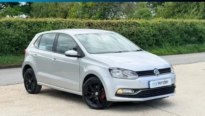 Begagnad VW Polo SE 90 HK (66 kW) 2015 Halvkombi