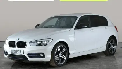 Used BMW 118 Sport Line 136 HP (100 kW) 2019 White Hatchback