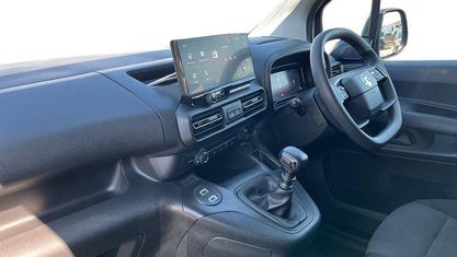 Second-hand Vauxhall Combo S 102 CP (75 kW) 2024 Alb Monovolum