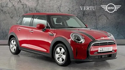 Usado Mini Cooper Classic 136 HP (100 kW) 2021 Vermelho Citadino