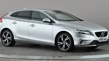 Gebraucht Volvo V40 R-Design Pro 120 PS (88 kW) 2019 Kleinwagen