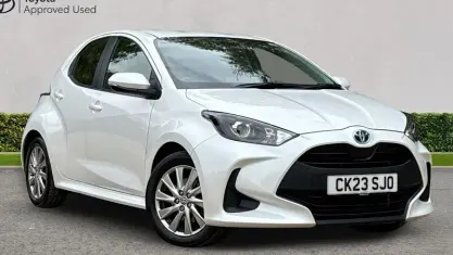 Used Toyota Yaris 116 HP (85 kW) 2023 White Hatchback