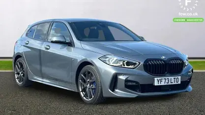 Usado BMW 118 M Sport 136 HP (100 kW) 2023 Cinzento Citadino