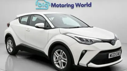 Used Toyota C-HR 122 HP (89 kW) 2023 White SUV