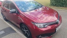 Red Used 2017 Toyota Auris Hybrid Hatchback | £8,780 (Fair price)