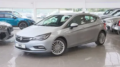 Used Vauxhall Astra Elite 150 HP (110 kW) 2015 Silver Hatchback
