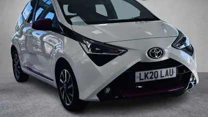 Used Toyota Aygo Trend 72 HP (52 kW) 2021 White Hatchback