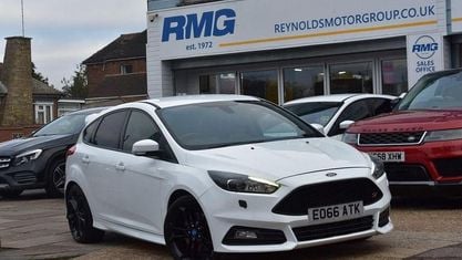 Używany Ford Focus ST 250 KM (183 kW) 2016 Biały Hatchback