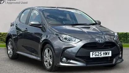 Used Toyota Yaris Play 116 HP (85 kW) 2025 Grey Hatchback