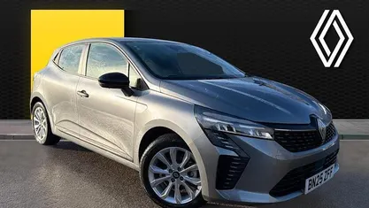 Used 2025 Renault Clio V Evolution Hatchback | £16,387 (Good price)