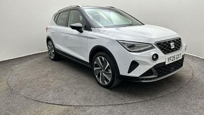 Używany Seat Arona FR Sport 116 KM (85 kW) 2025 Biały SUV