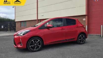 Used Toyota Yaris Design 111 HP (81 kW) 2018 Red Hatchback