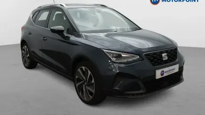 Usado Seat Arona FR Sport 110 CV (80 kW) 2022 Gris SUV