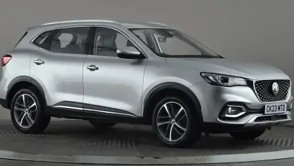 Używany MG HS Excite 162 KM (119 kW) 2023 Srebrny SUV