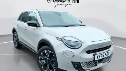 Used Fiat 600 La Prima 136 HP (100 kW) 2025 Beige SUV