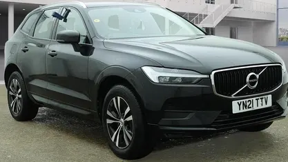 Used Volvo XC60 Momentum 250 HP (183 kW) 2021 Black SUV
