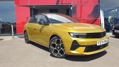 Used Vauxhall Astra Ultimate 131 HP (96 kW) 2024 Yellow Hatchback