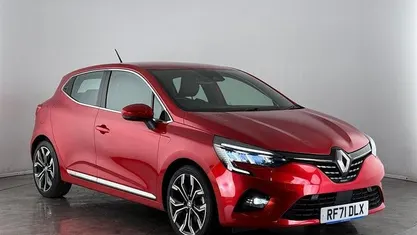 Red Used 2022 Renault Clio V Version S Hatchback | £13,850 (Good price)