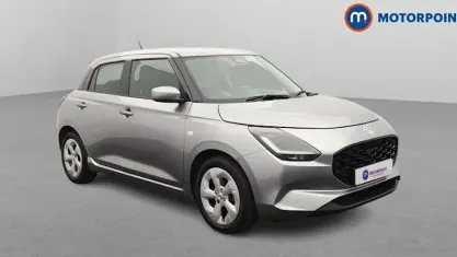 Usado Suzuki Swift 82 HP (60 kW) 2025 Prateado Citadino