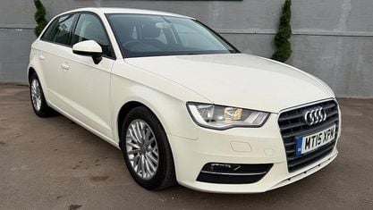 Begagnad Audi A3 Sportback 110 HK (80 kW) 2015 Halvkombi