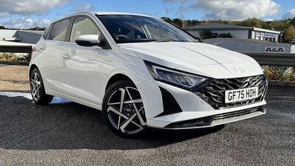 Uusi Hyundai i20 Premium 101 HP (74 kW) 2025 Valkoinen Viistoperä