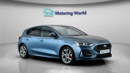 Used Ford Focus ST-Line 125 HP (91 kW) 2023 Blue Hatchback