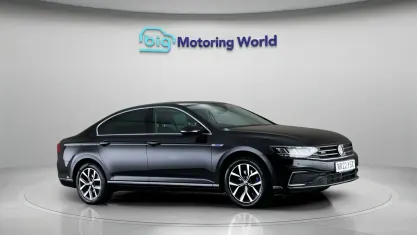 Used VW Passat GTE 218 HP (160 kW) 2021 Black Estate