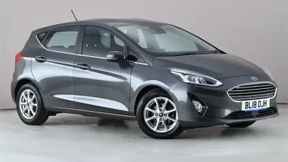Begagnad Ford Fiesta Zetec 101 HK (74 kW) 2018 Grå Halvkombi
