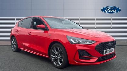 Używany Ford Focus ST-Line 125 KM (91 kW) 2023 Czerwony Hatchback