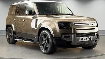 Usado Land Rover Defender SE Dynamic 250 HP (183 kW) 2024 SUV